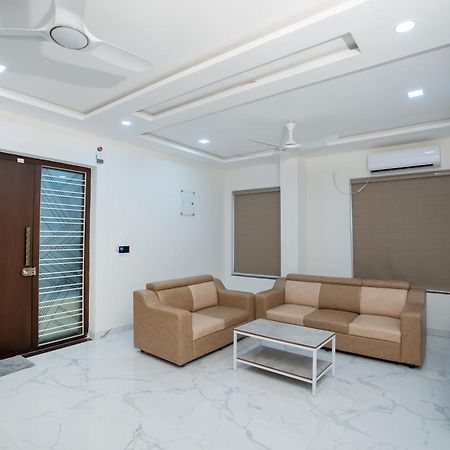 The Balcony Suites Hyderabad Exterior foto