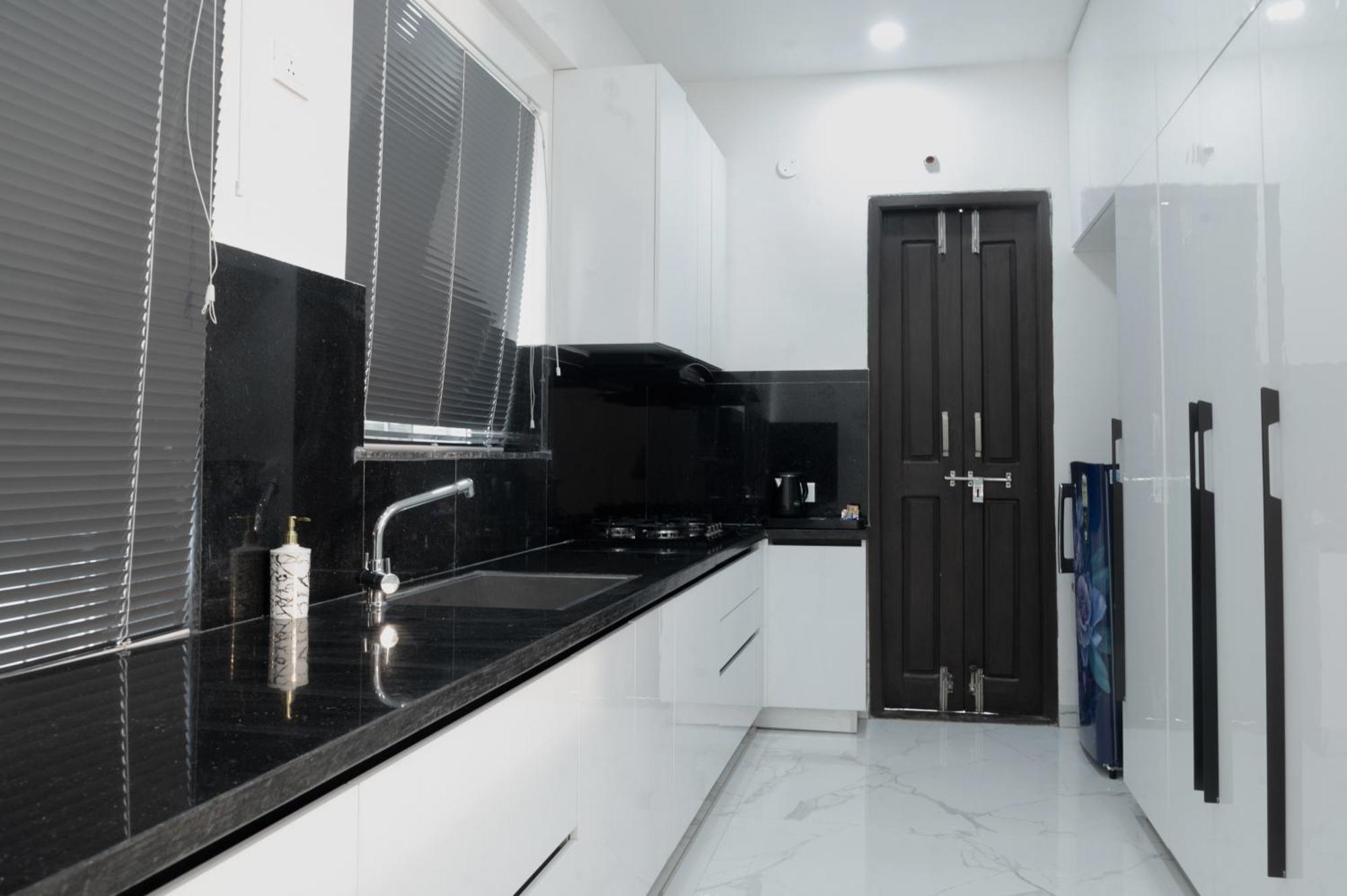 The Balcony Suites Hyderabad Exterior foto